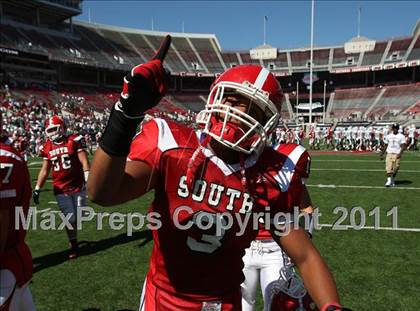 Thumbnail 1 in Dublin Coffman vs. Westerville South (Kirk Herbstreit National Kickoff Classic) photogallery.