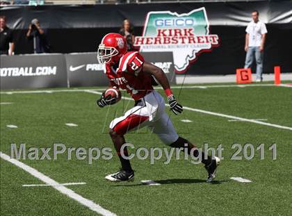 Thumbnail 1 in Dublin Coffman vs. Westerville South (Kirk Herbstreit National Kickoff Classic) photogallery.