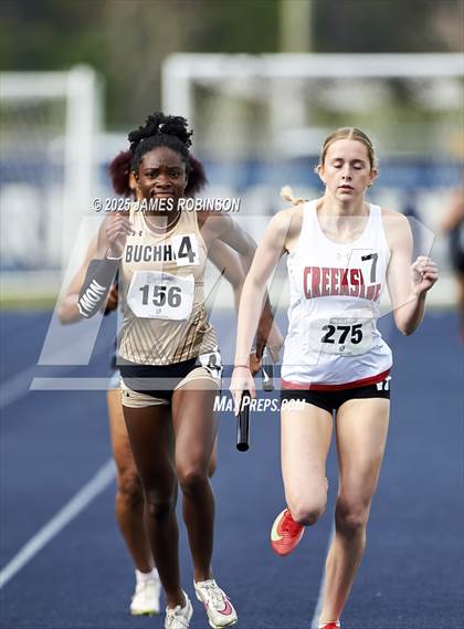 Thumbnail 1 in River City Relays (4x400m) photogallery.