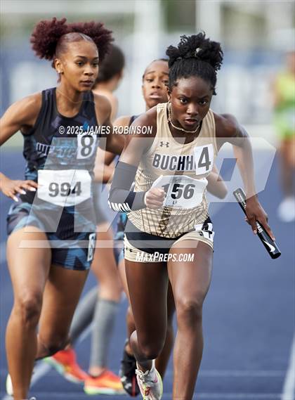 Thumbnail 2 in River City Relays (4x400m) photogallery.