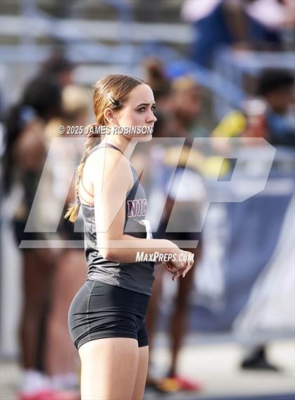 Thumbnail 2 in River City Relays (4x400m) photogallery.