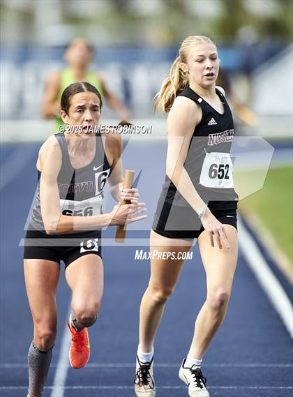 Thumbnail 1 in River City Relays (4x400m) photogallery.