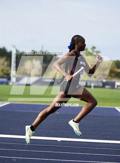 Thumbnail 3 in River City Relays (4x400m) photogallery.