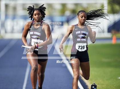 Thumbnail 1 in River City Relays (4x400m) photogallery.
