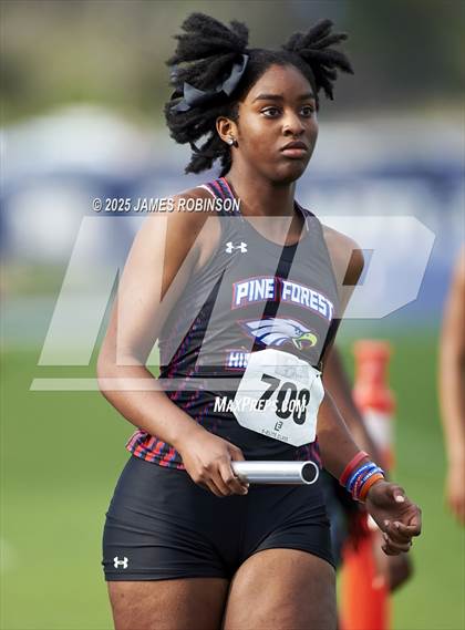 Thumbnail 2 in River City Relays (4x400m) photogallery.
