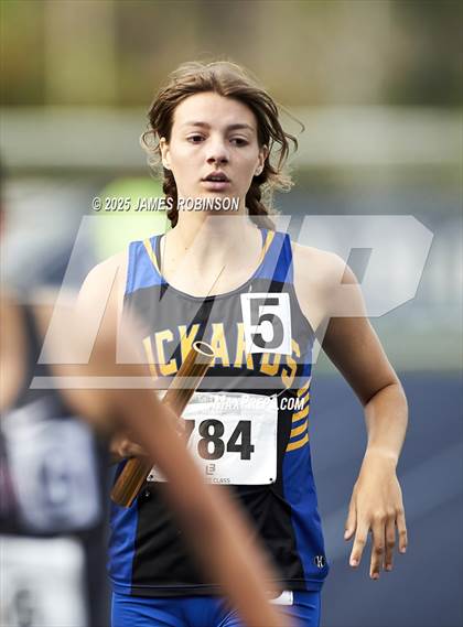 Thumbnail 2 in River City Relays (4x400m) photogallery.