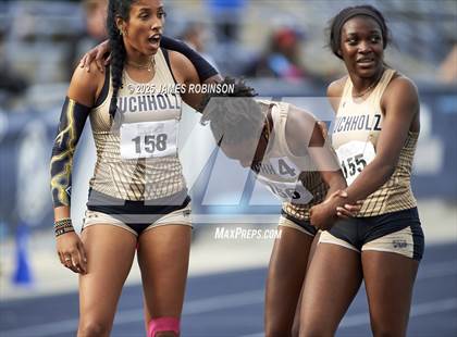 Thumbnail 3 in River City Relays (4x400m) photogallery.