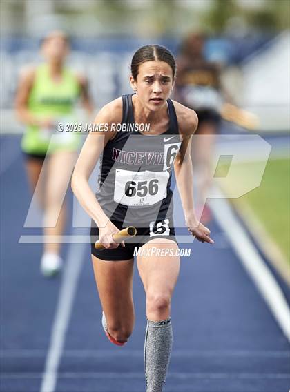 Thumbnail 2 in River City Relays (4x400m) photogallery.