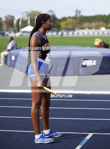 Thumbnail 1 in River City Relays (4x400m) photogallery.