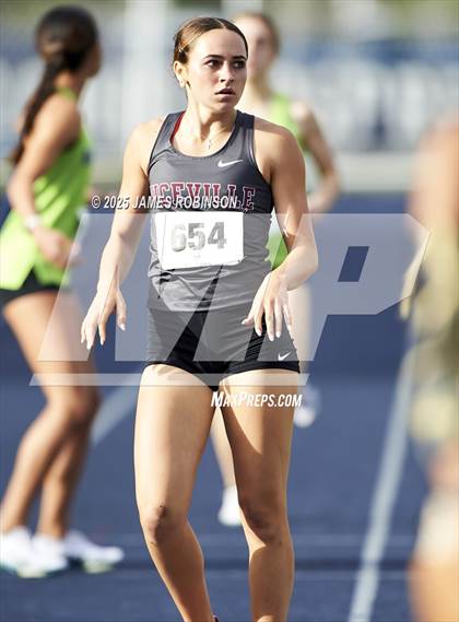 Thumbnail 2 in River City Relays (4x400m) photogallery.