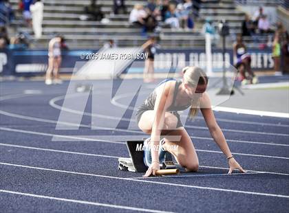Thumbnail 1 in River City Relays (4x400m) photogallery.