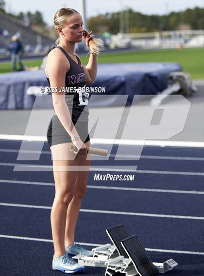 Thumbnail 3 in River City Relays (4x400m) photogallery.