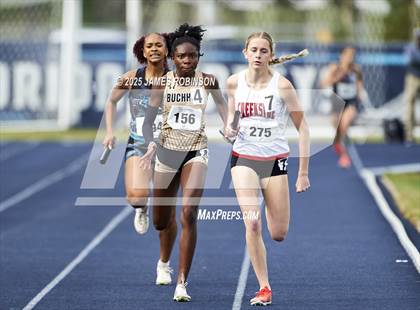 Thumbnail 3 in River City Relays (4x400m) photogallery.