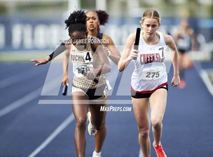 Thumbnail 2 in River City Relays (4x400m) photogallery.