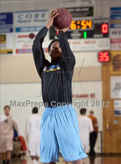 Thumbnail 2 in Granada Hills vs Burbank photogallery.
