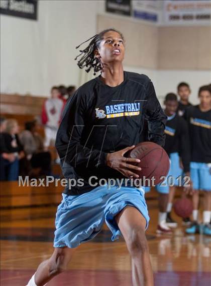 Thumbnail 1 in Granada Hills vs Burbank photogallery.