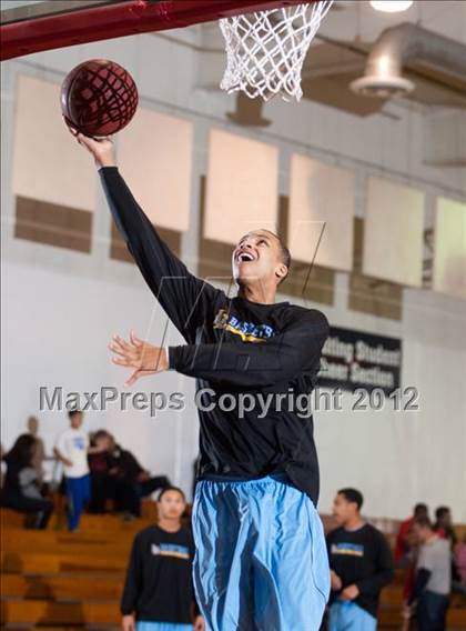 Thumbnail 2 in Granada Hills vs Burbank photogallery.