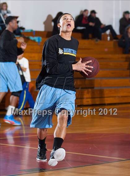 Thumbnail 3 in Granada Hills vs Burbank photogallery.