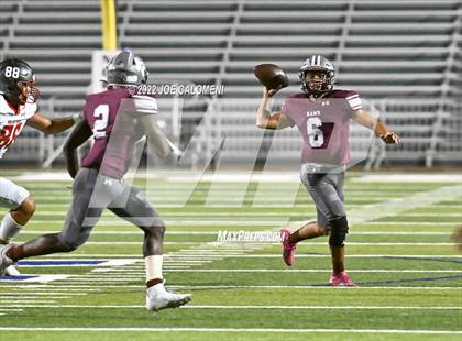 Thumbnail 3 in Lee vs Marshall photogallery.