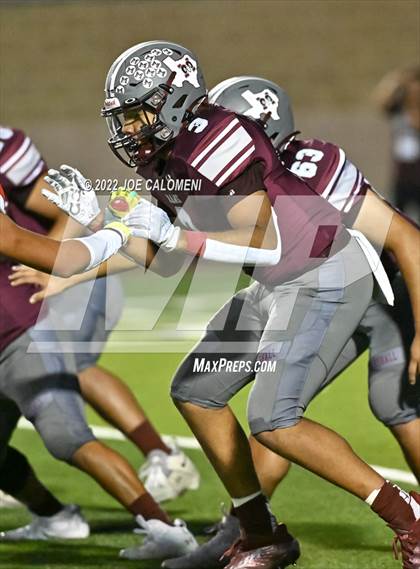 Thumbnail 3 in Lee vs Marshall photogallery.