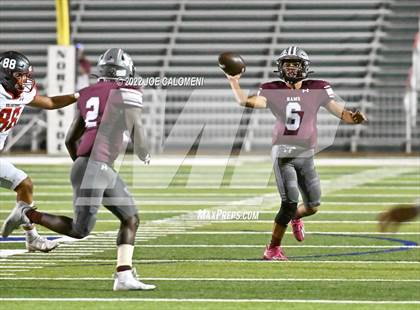 Thumbnail 1 in Lee vs Marshall photogallery.