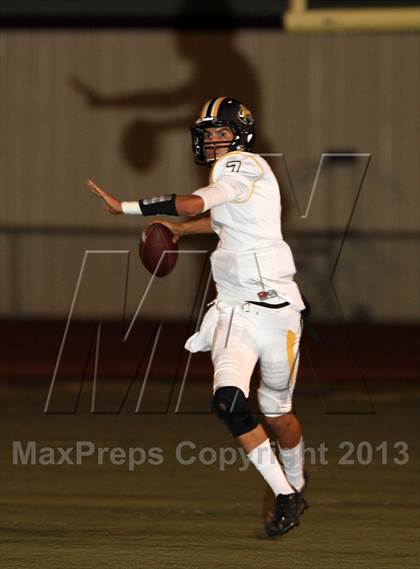 Thumbnail 2 in Ventura @ Righetti photogallery.