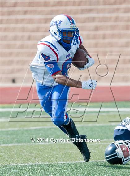 Thumbnail 3 in JV: Valor Christian vs Cherry Creek photogallery.