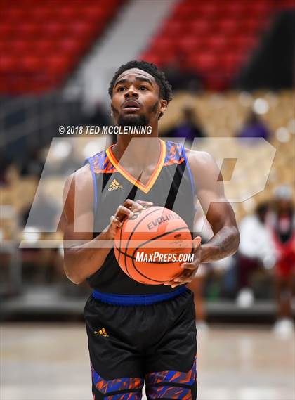 Thumbnail 1 in Landry-Walker vs Pine Bluff (King Cotton Classic) photogallery.