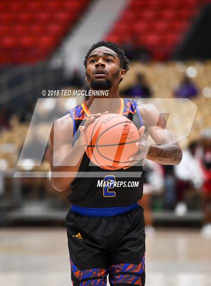 Thumbnail 2 in Landry-Walker vs Pine Bluff (King Cotton Classic) photogallery.