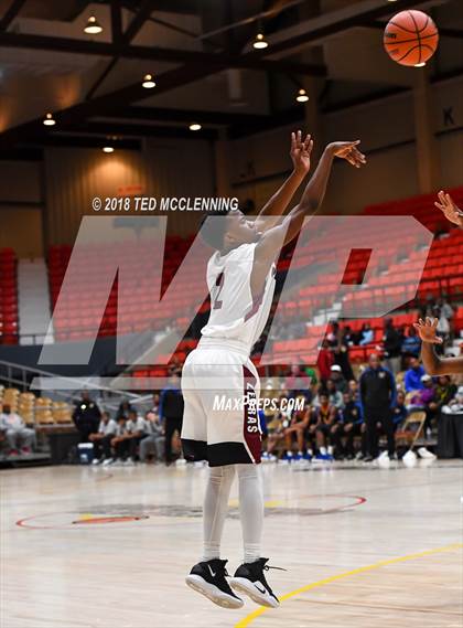 Thumbnail 3 in Landry-Walker vs Pine Bluff (King Cotton Classic) photogallery.