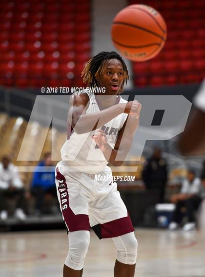 Thumbnail 2 in Landry-Walker vs Pine Bluff (King Cotton Classic) photogallery.