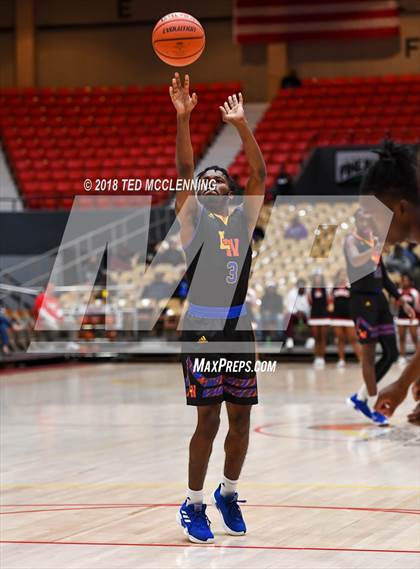 Thumbnail 2 in Landry-Walker vs Pine Bluff (King Cotton Classic) photogallery.