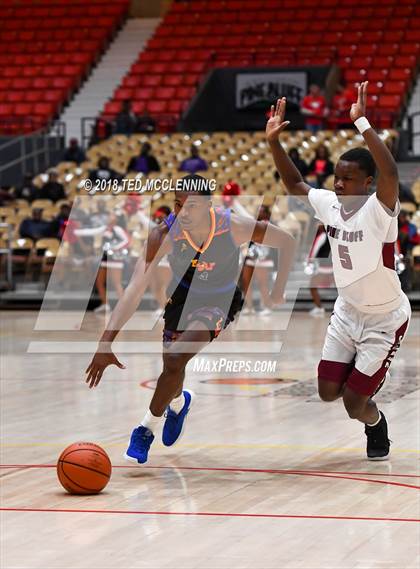 Thumbnail 2 in Landry-Walker vs Pine Bluff (King Cotton Classic) photogallery.