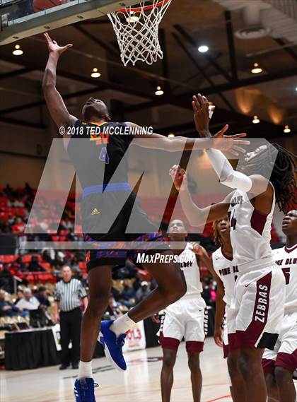 Thumbnail 1 in Landry-Walker vs Pine Bluff (King Cotton Classic) photogallery.