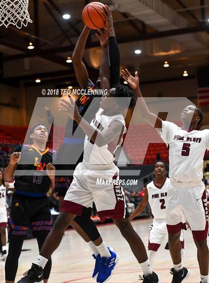 Thumbnail 1 in Landry-Walker vs Pine Bluff (King Cotton Classic) photogallery.