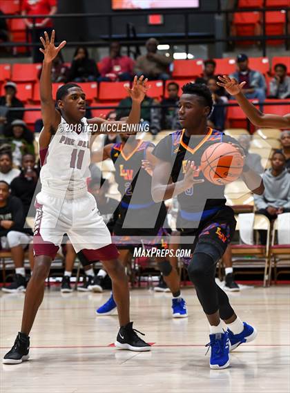 Thumbnail 2 in Landry-Walker vs Pine Bluff (King Cotton Classic) photogallery.