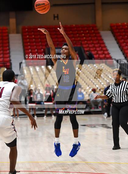 Thumbnail 1 in Landry-Walker vs Pine Bluff (King Cotton Classic) photogallery.