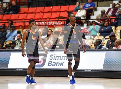 Thumbnail 2 in Landry-Walker vs Pine Bluff (King Cotton Classic) photogallery.
