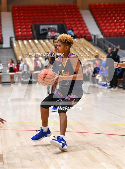 Thumbnail 1 in Landry-Walker vs Pine Bluff (King Cotton Classic) photogallery.