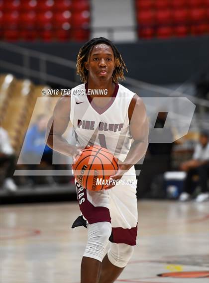 Thumbnail 1 in Landry-Walker vs Pine Bluff (King Cotton Classic) photogallery.