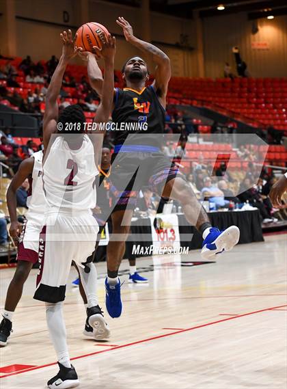 Thumbnail 3 in Landry-Walker vs Pine Bluff (King Cotton Classic) photogallery.