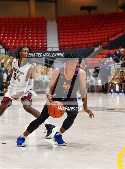 Thumbnail 2 in Landry-Walker vs Pine Bluff (King Cotton Classic) photogallery.