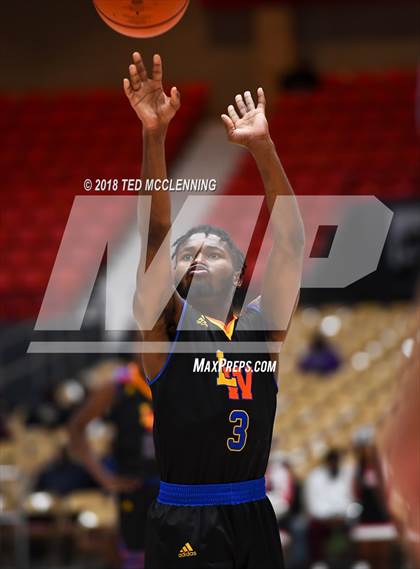 Thumbnail 2 in Landry-Walker vs Pine Bluff (King Cotton Classic) photogallery.