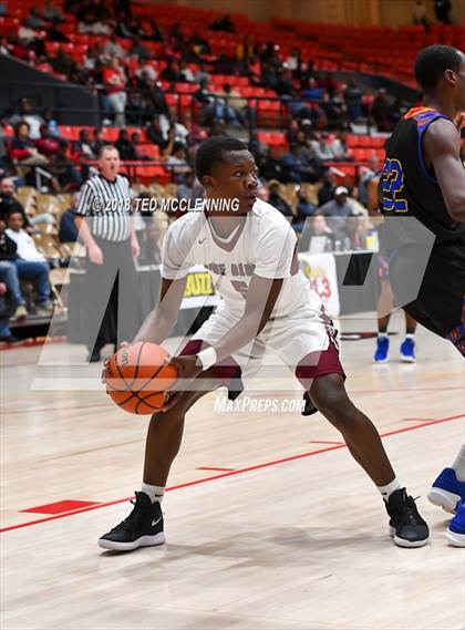 Thumbnail 2 in Landry-Walker vs Pine Bluff (King Cotton Classic) photogallery.