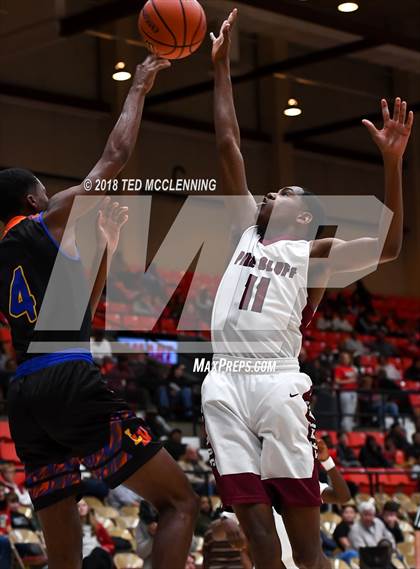 Thumbnail 3 in Landry-Walker vs Pine Bluff (King Cotton Classic) photogallery.
