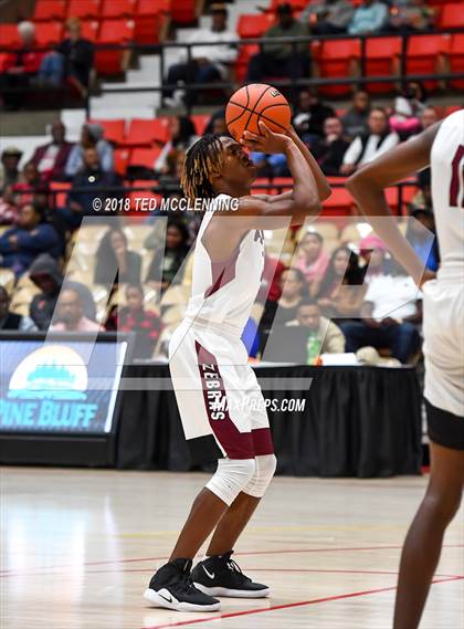 Thumbnail 2 in Landry-Walker vs Pine Bluff (King Cotton Classic) photogallery.
