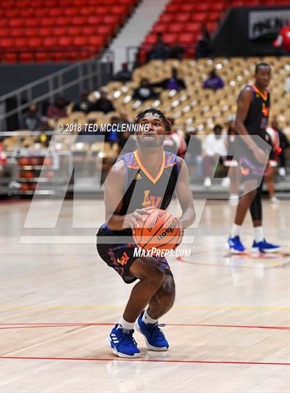 Thumbnail 3 in Landry-Walker vs Pine Bluff (King Cotton Classic) photogallery.