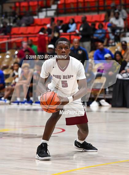 Thumbnail 2 in Landry-Walker vs Pine Bluff (King Cotton Classic) photogallery.