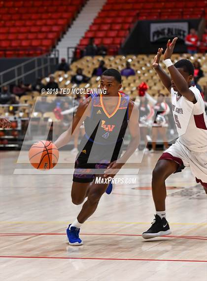 Thumbnail 3 in Landry-Walker vs Pine Bluff (King Cotton Classic) photogallery.