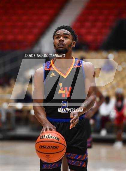 Thumbnail 2 in Landry-Walker vs Pine Bluff (King Cotton Classic) photogallery.